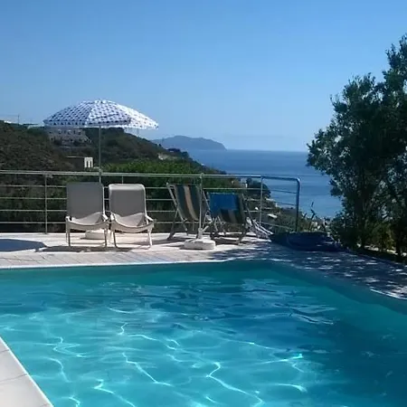 La Corte Di *